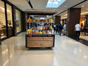 Mobiler Hotel-Bar-Tisch