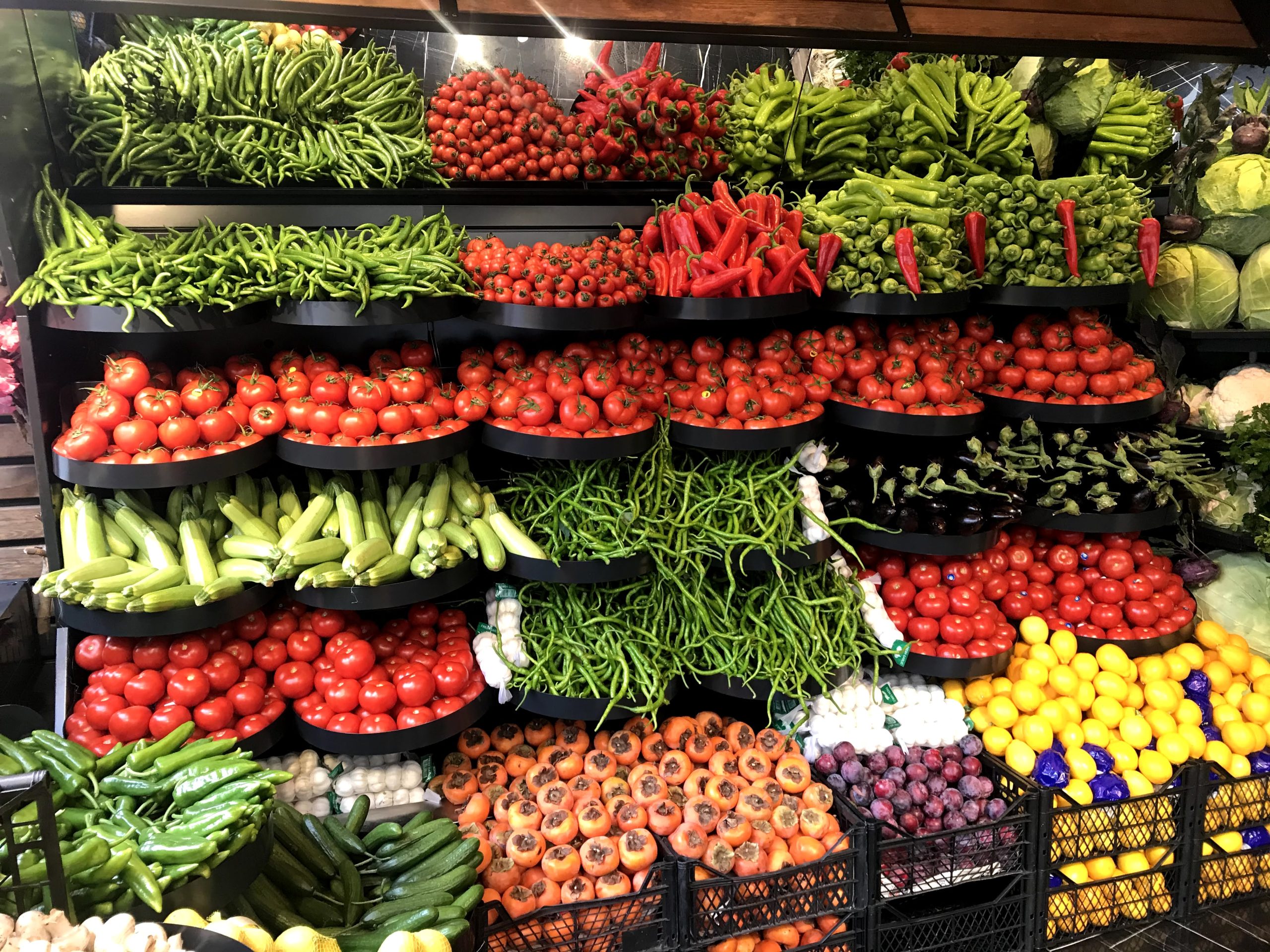 Tablalı Asmalı Manav Tezgahı